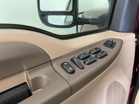Used 2004 Ford F250 XLT AWD/4WD image 8
