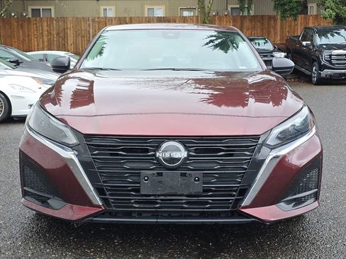 Used 2024 Nissan Altima 2.5 SV image 8