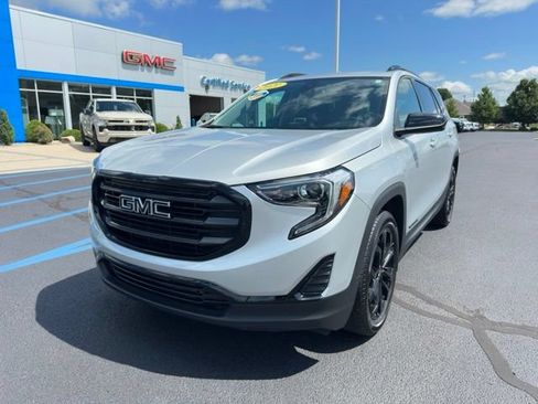 Used 2021 GMC Terrain SLE w/ Driver Convenience Package AWD/4WD image 2