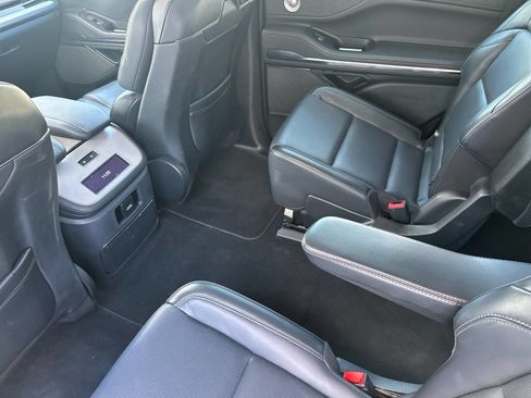 Used 2025 Lincoln Navigator Reserve AWD/4WD image 12