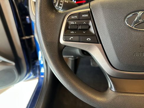 Used 2019 Hyundai Accent SE FWD image 11