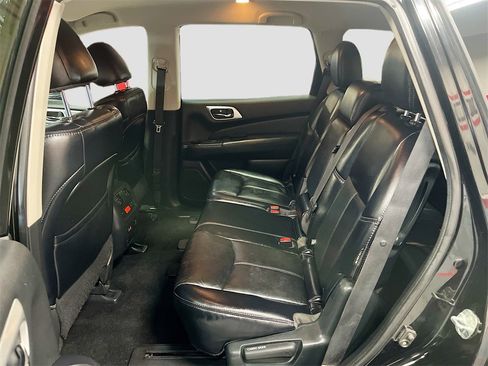 Used 2019 Nissan Pathfinder SL image 24