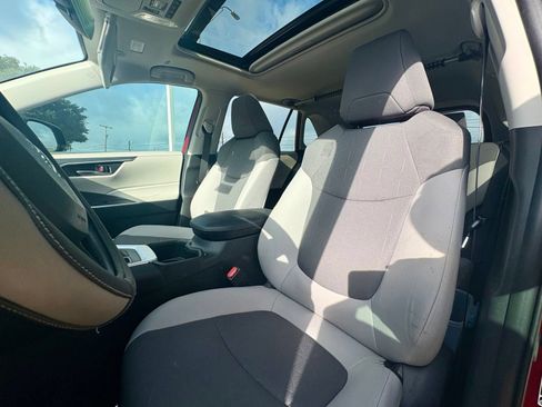 Used 2025 Toyota RAV4 XLE w/ Convenience Package FWD image 14