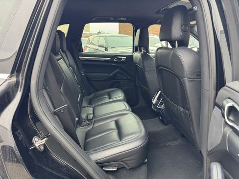 Used 2016 Porsche Cayenne w/ Premium Package Plus image 9