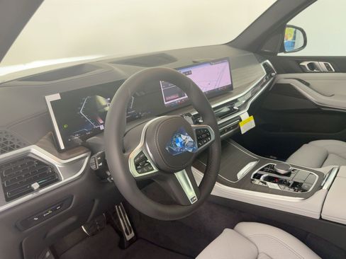 New 2026 BMW X5 xDrive40i w/ M Sport Package image 4