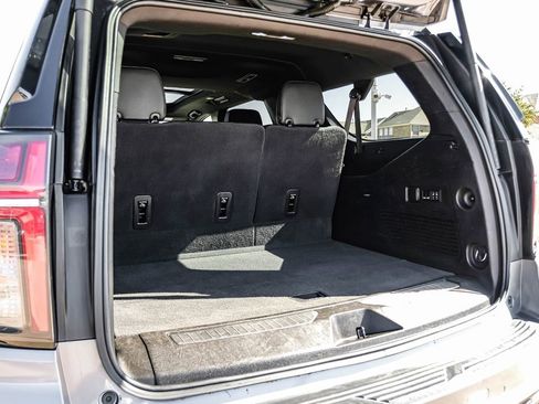 Used 2021 Chevrolet Suburban Premier w/ Premium Package image 60