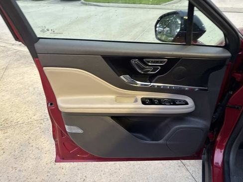 Used 2023 Lincoln Corsair FWD image 20
