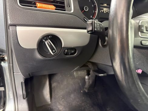 Used 2014 Volkswagen Jetta SE FWD image 11