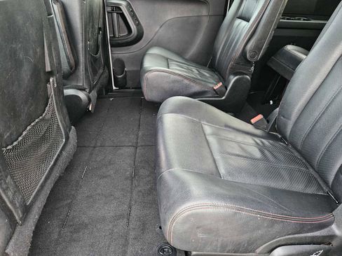 Used 2018 Dodge Grand Caravan GT image 26