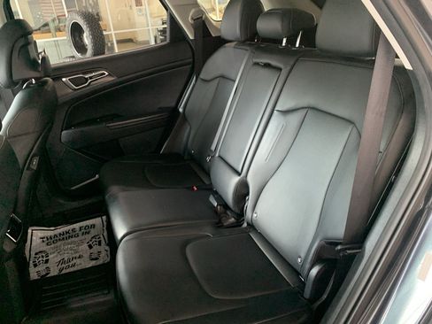 Used 2023 Kia Sportage EX FWD image 14