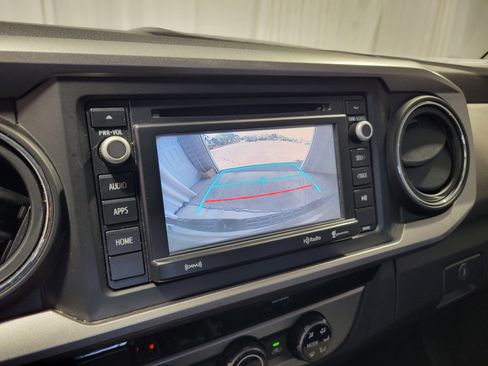 Used 2018 Toyota Tacoma SR5 image 25