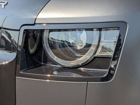 Used 2023 Land Rover Defender 110 V8 AWD/4WD image 9