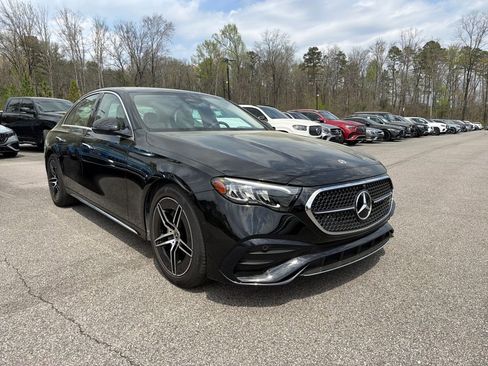 Used 2025 Mercedes-Benz E 350 4MATIC Sedan image 1