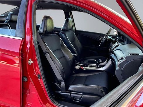 Used 2017 Honda Accord Sport image 25