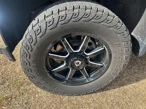 Used 2020 Chevrolet Silverado 2500 LTZ image 34