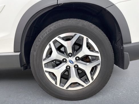Used 2023 Subaru Forester Premium AWD/4WD image 25