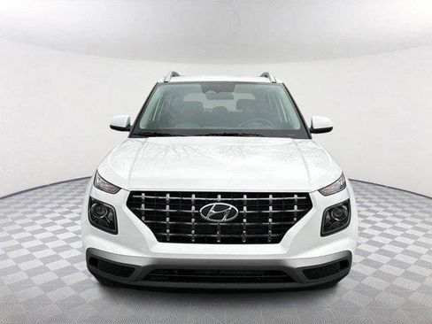 New 2025 Hyundai Venue SEL image 2
