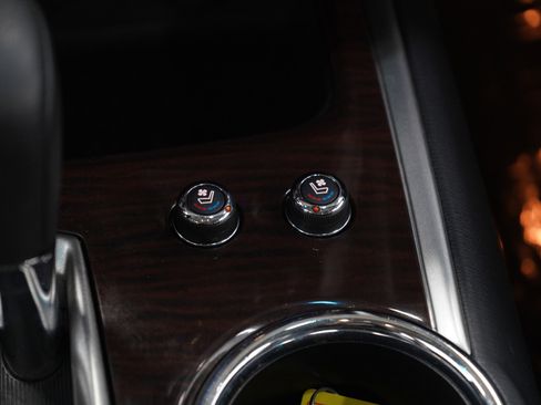 Used 2016 Nissan Pathfinder Platinum image 20