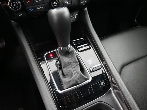 Used 2024 Jeep Compass Latitude image 4