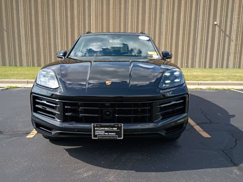 Certified 2025 Porsche Cayenne AWD/4WD image 9