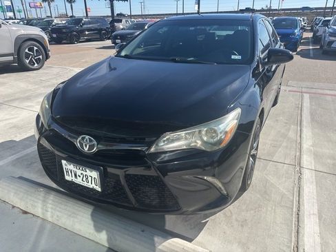 Used 2017 Toyota Camry XSE image 4