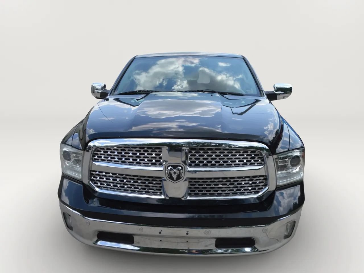 Used 2015 RAM 1500 Laramie w/ Convenience Group AWD/4WD image 2