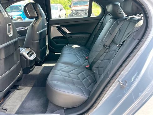 Used 2025 BMW 740i xDrive AWD/4WD image 28
