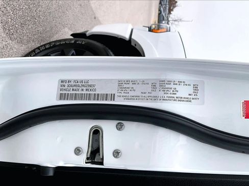 Used 2024 RAM 2500 Limited image 37