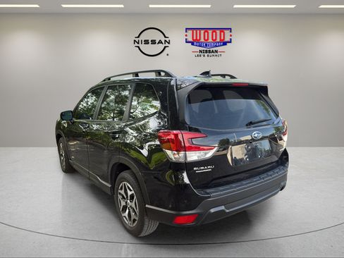 Used 2022 Subaru Forester Premium AWD/4WD image 4