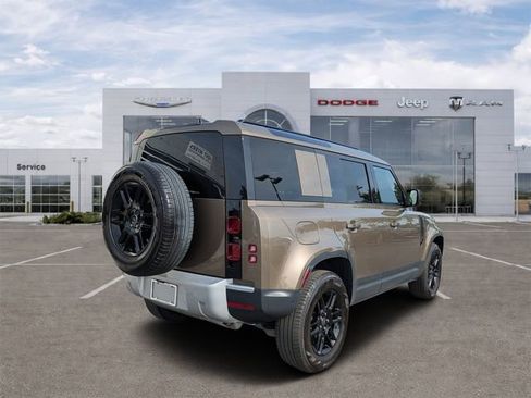 Used 2025 Land Rover Defender 110 S AWD/4WD image 3