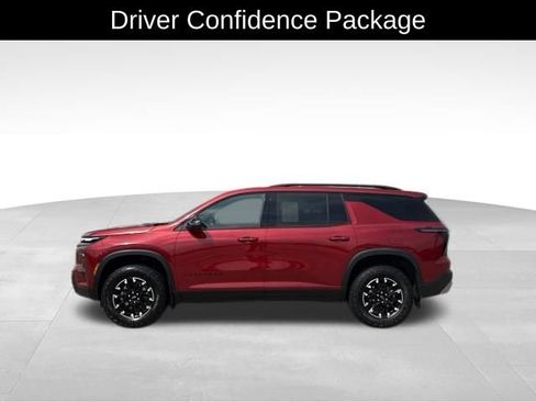 Used 2025 Chevrolet Traverse Z71 w/ Enhanced Driving Package AWD/4WD image 5