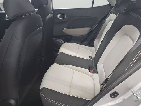 Certified 2025 Hyundai Venue SEL FWD image 11