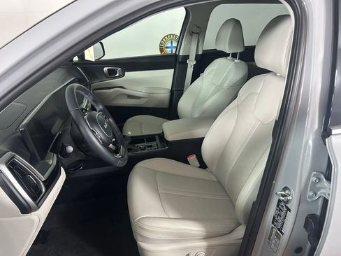 Used 2025 Kia Sorento S w/ Panoramic Sunroof Package AWD/4WD image 10