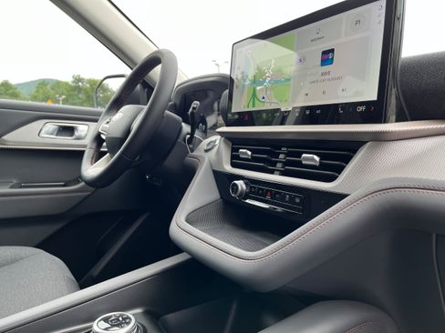 New 2026 Ford Explorer Active AWD/4WD image 15