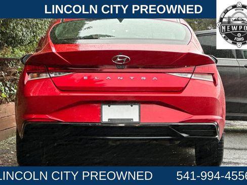 Used 2021 Hyundai Elantra SEL w/ Convenience + Premium Package image 4