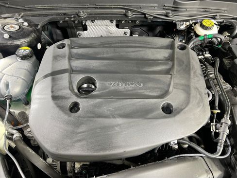 Used 2023 Volvo XC40 B5 Plus w/ Driver Assist Package image 30