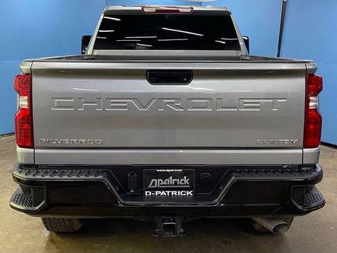 Used 2025 Chevrolet Silverado 2500 Custom image 10