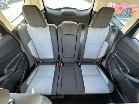 Used 2017 Ford Escape SE image 39