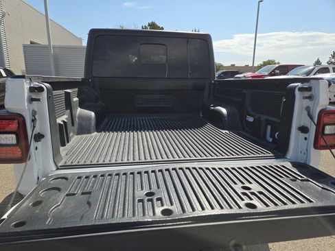Used 2026 Jeep Gladiator Rubicon AWD/4WD image 12
