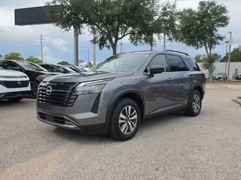 Certified 2026 Nissan Pathfinder SL FWD image 4