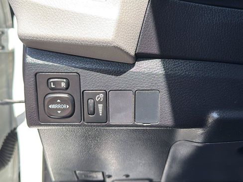 Used 2016 Toyota Corolla LE FWD image 14