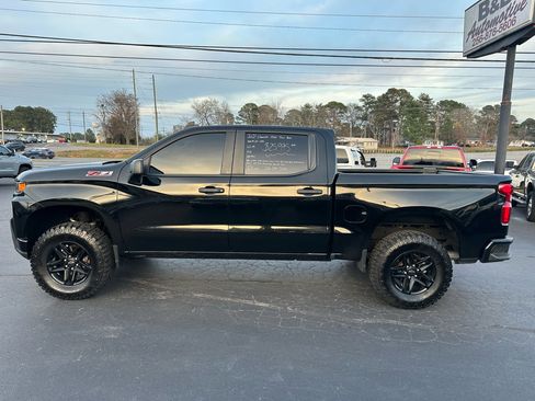 Used 2021 Chevrolet Silverado 1500 Custom Trail Boss w/ LPO, Dark Essentials Package image 9