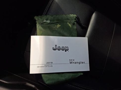 Used 2019 Jeep Wrangler Unlimited Sahara AWD/4WD image 27