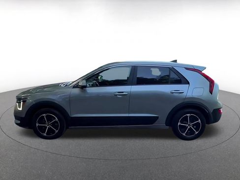 Used 2026 Kia Niro LX FWD image 9