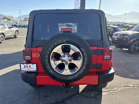 Used 2017 Jeep Wrangler Sahara image 7