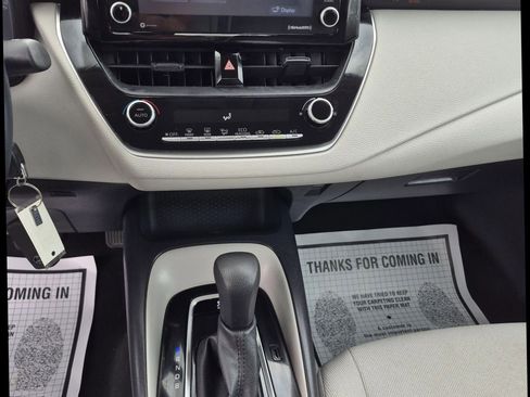 Used 2022 Toyota Corolla LE FWD image 11