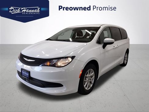 Used 2023 Chrysler Voyager LX FWD image 1