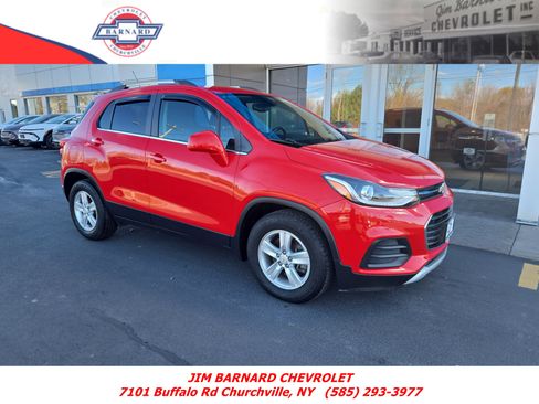Used 2020 Chevrolet Trax LT w/ LT Convenience Package image 1