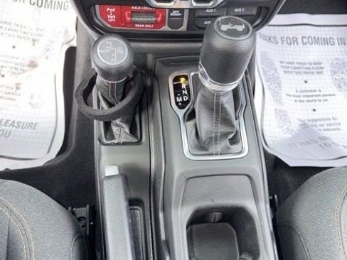 Used 2025 Jeep Wrangler Willys 4xe image 10