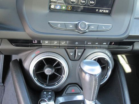 Used 2019 Chevrolet Camaro LT image 20